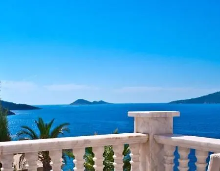 فيلة Luxery Mavi Koy In كالكان