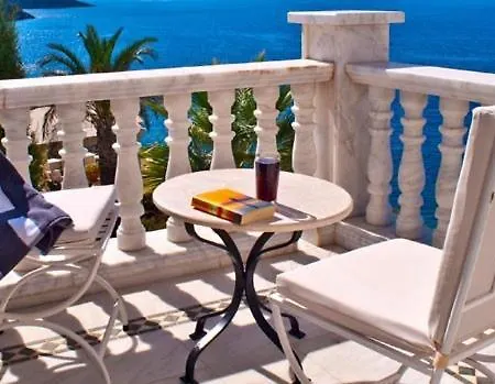 Luxery Mavi Koy In *