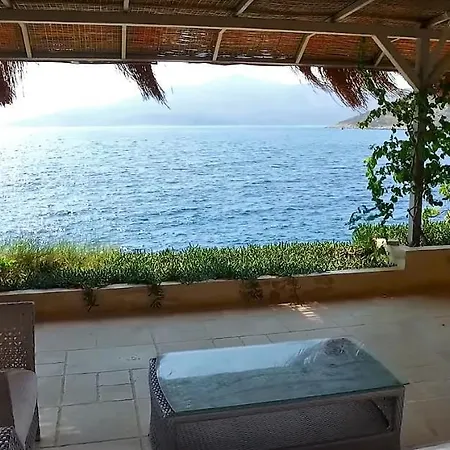 Luxery Mavi Koy In فيلة كالكان